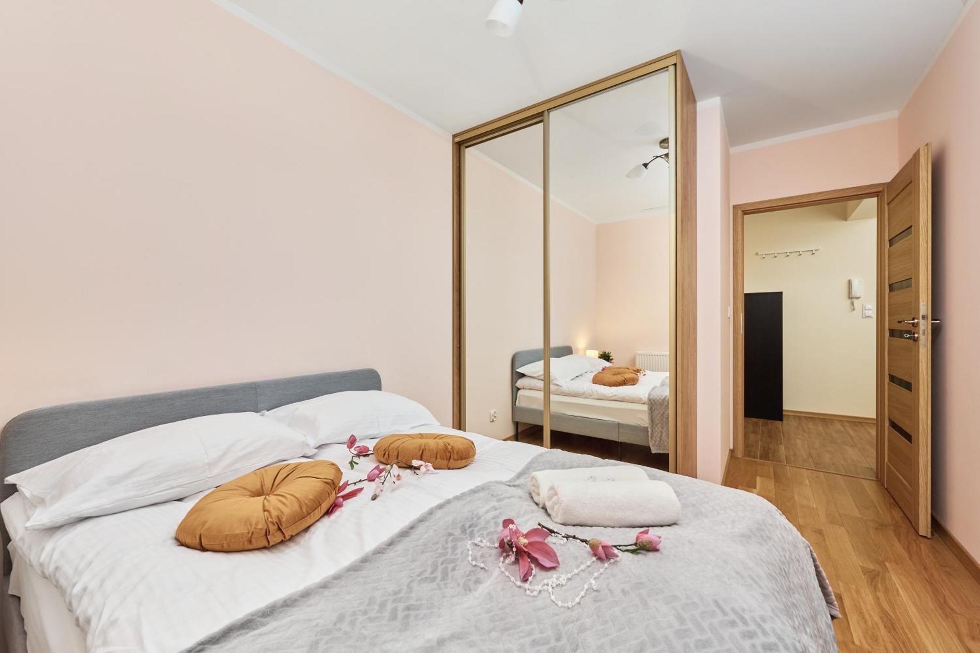 Wroclaw Rose Apartments By Noclegi Renters 外观 照片